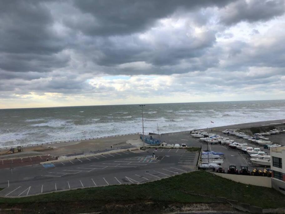 Pleine Face Mer Et Plage Ault Dış mekan fotoğraf
