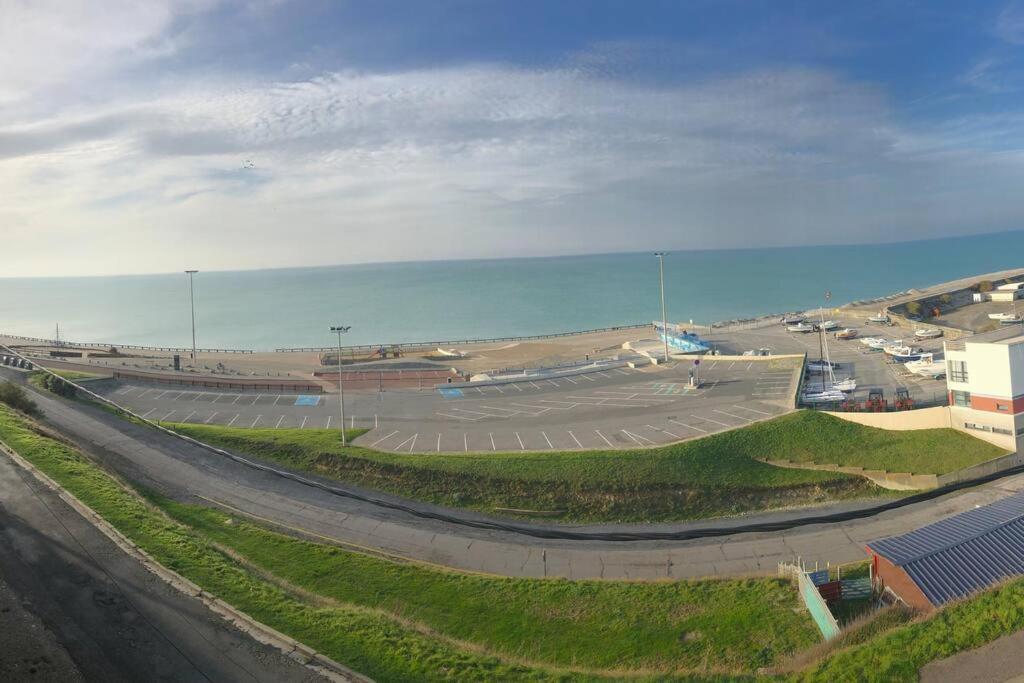 Pleine Face Mer Et Plage Ault Dış mekan fotoğraf